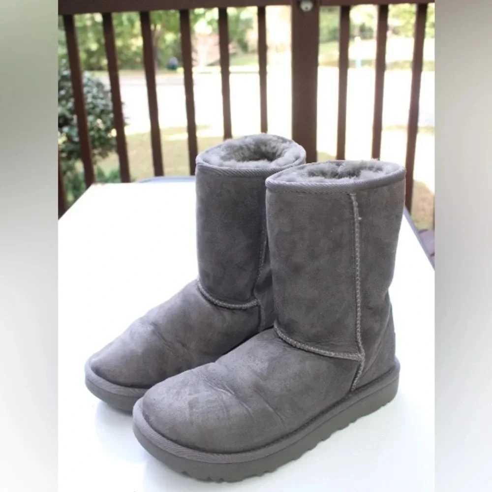 NWOT UGG classic tall boots